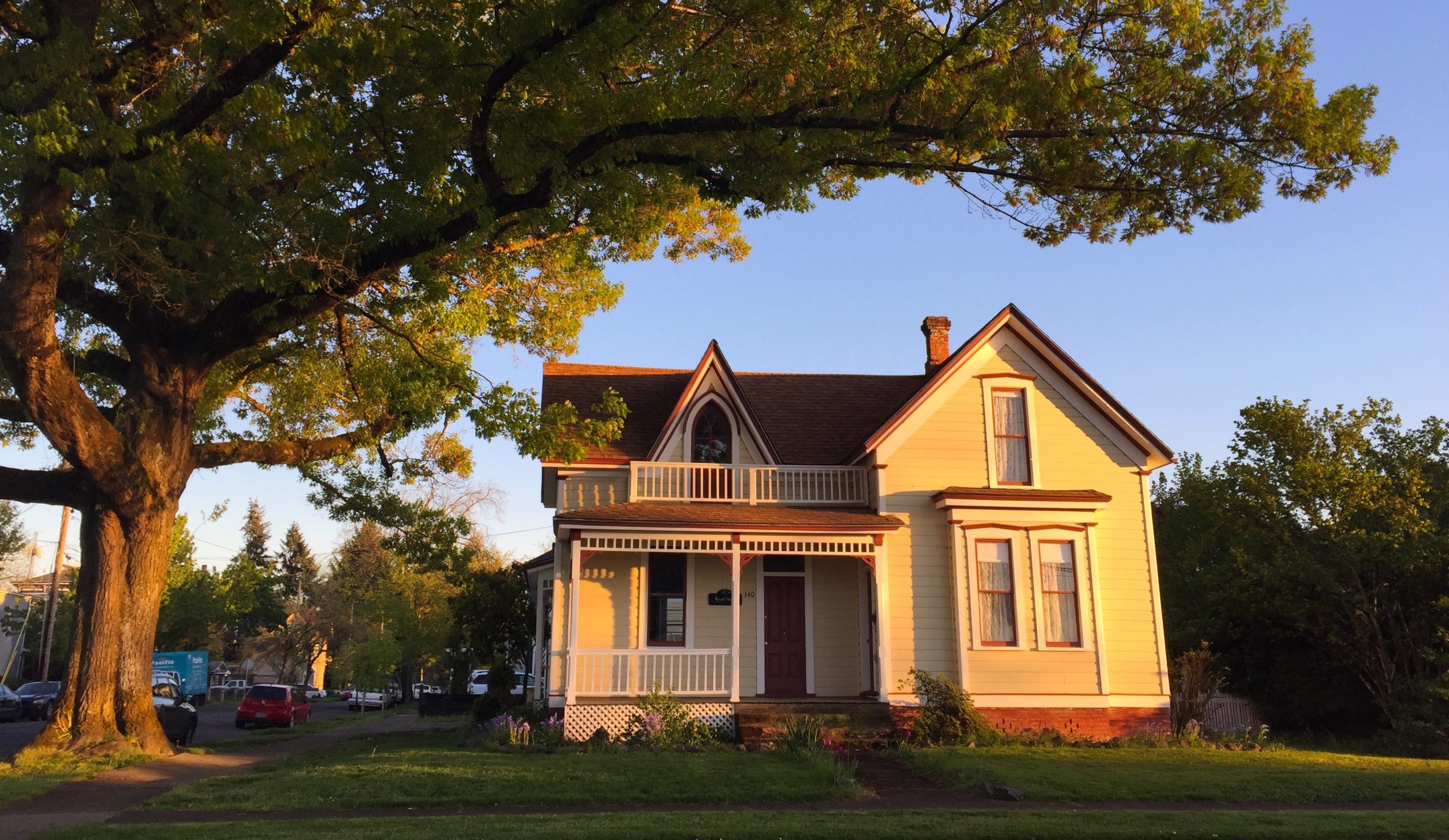 Explore the gateway to Albany's past with the Albany Visitors Association, your starting point for a historical journey.